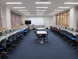 宮内中学校　コンピュータルーム