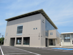 沖郷中学校　武道館